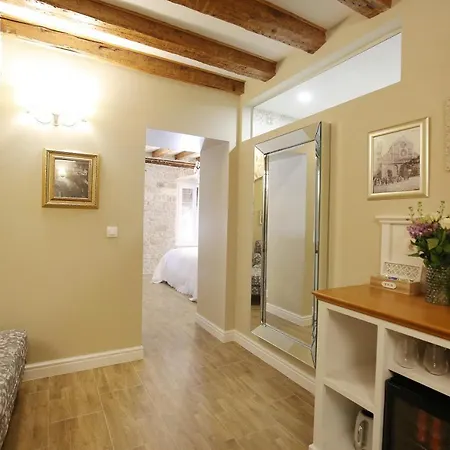 Skoblar krevet i doručak 4*